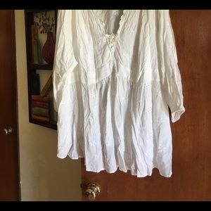 Torrid white eyelet babydoll style tunic, size 4, nwt